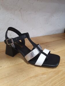 159 €