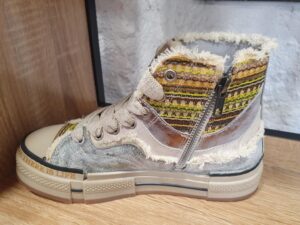 ea13c933-9c09-49f1-9819-119421600f7f (1)