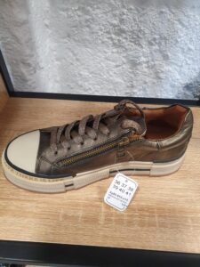 ea643136-59b0-4196-a1af-73ae4159e19c