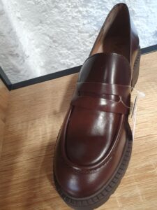 5b570034-58a8-4acb-a275-390d35488cdf