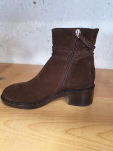 f29f7888-4e2c-414c-8a4b-af563949fbb8