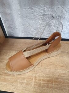 e9c8524c-1d8c-409e-b9f6-585d5c63bad4