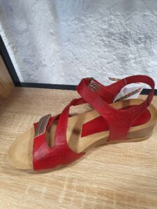 18165376-2325-47c0-bdc8-06e5cef149b6