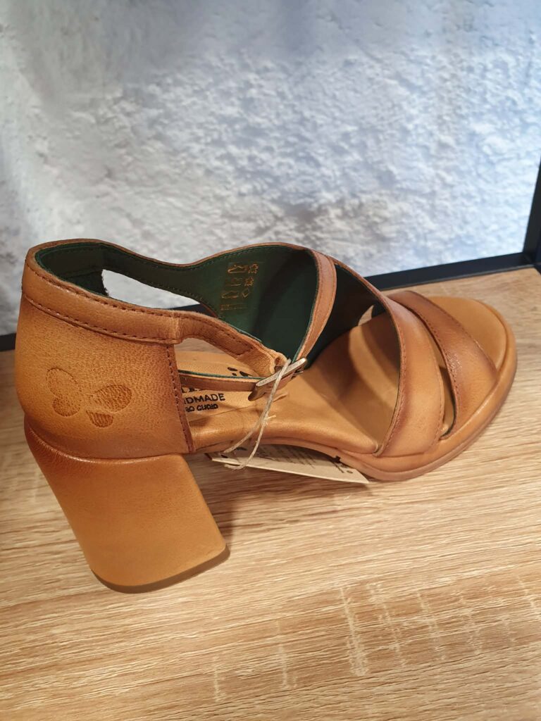 c42c7301-323e-4e94-bc9c-c77f2d46b2e1