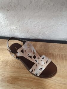 e1c1960f-90b8-49b5-b049-205660ad95bc