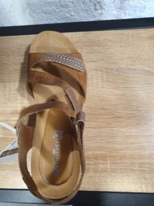 ec2220fa-463a-46ac-bd60-f20385066325