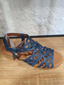 f6e90a51-39c3-42d2-b2e6-9e2dc4ac3035