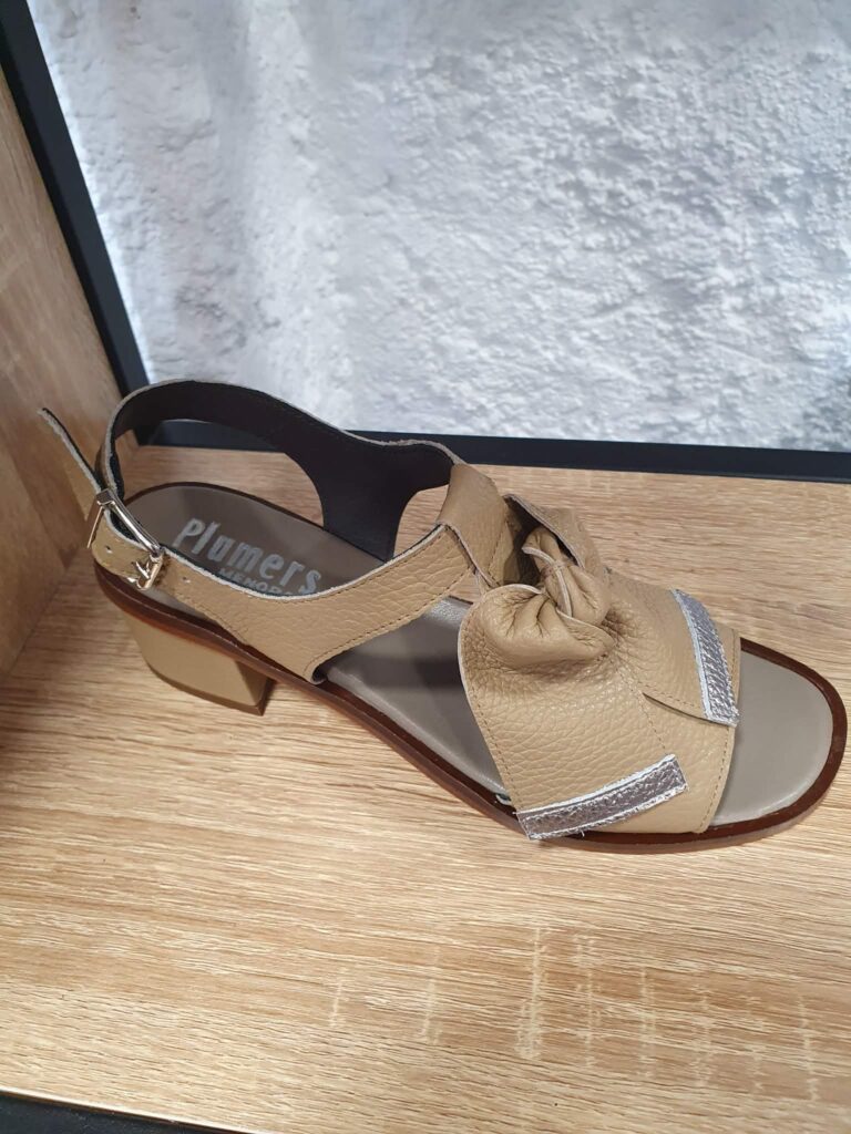 ae485ce0-e6de-4808-944e-c1175c4ae405