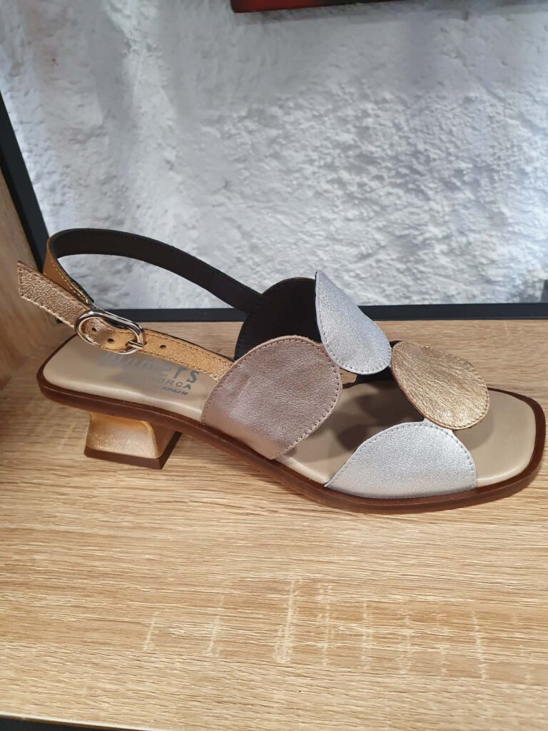 c8d4dc03-8876-49b0-af36-a443b345eb5c